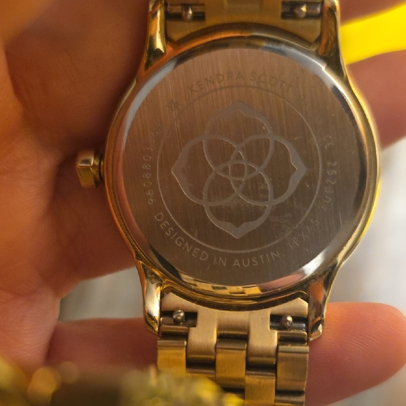 NEVER WORN Kendra Scott Gold Watch with Iridescent Dial - Picture 7 of 10